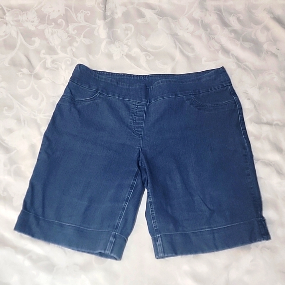 🔥 ALIA WOMEN'S stretchable short in good condition size 16P